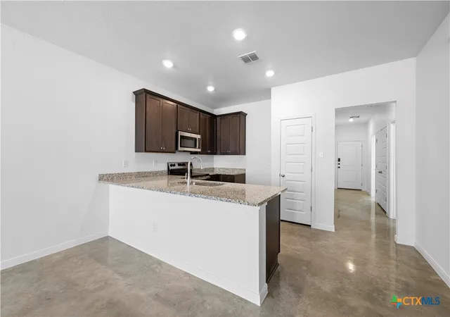 Photo 4 of House for sale at 635 Pacific Crst Trl, Copperas Cove, TX 76522 | MLS# 619337 | Listing updated on 2026-09-09
