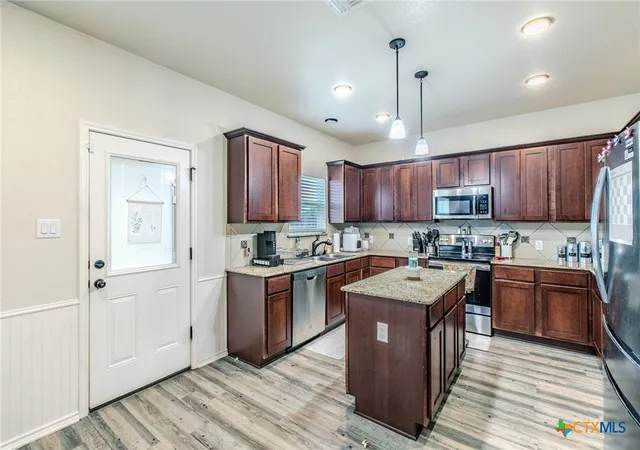 Photo 4 of Single family home for sale at 813 Ross Rd, Copperas Cove, TX 76522 | MLS# 618813 | Listing updated on 2026-10-01