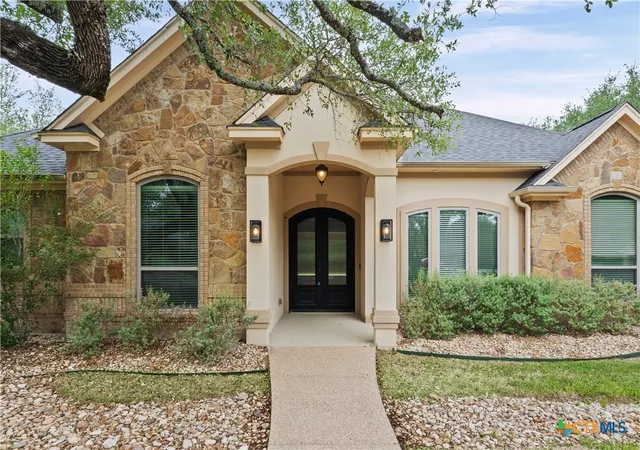 Photo 3 of Single family home for sale at 12 Lago Verde Ln, Belton, TX 76513 | MLS# 619899 | Listing updated on 2026-08-19