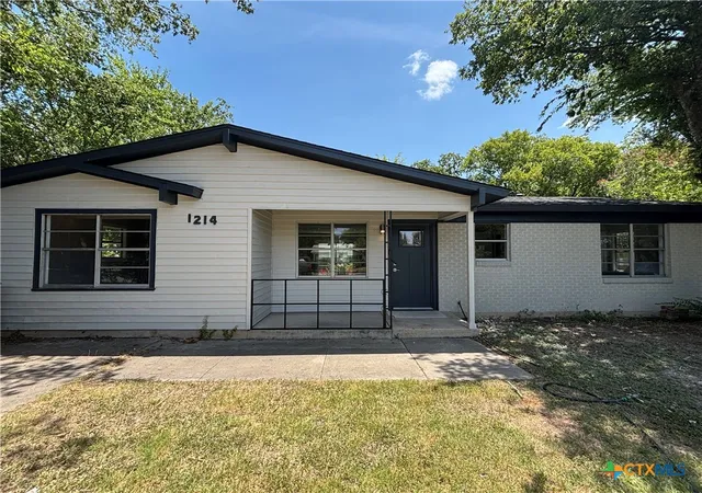 Photo 2 of Single family home for sale at 1214 Ridgemont, Killeen, TX 76549 | MLS# 617166 | Listing updated on 2026-10-02