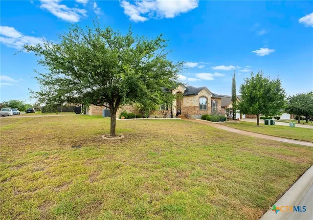 Photo 2 of Sale Pending at 2621 Douglas Fir Dr, Harker Heights, TX 76548 | MLS# 619568 | Listing updated on 2026-09-12