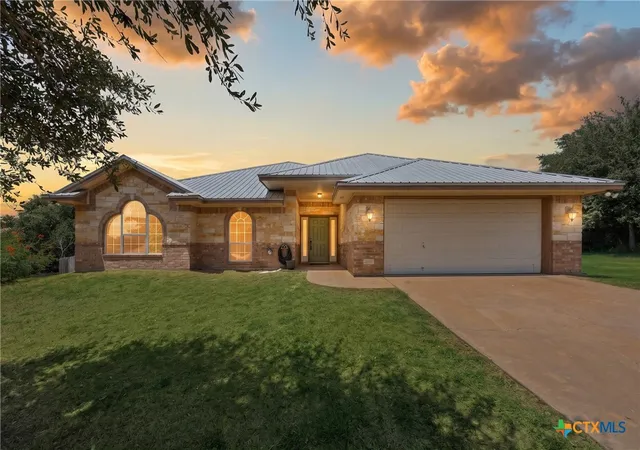 Photo 1 of Sale Pending at 24 Ridgewood Dr, Belton, TX 76513 | MLS# 620118 | Listing updated on 2026-09-07