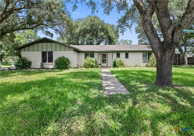 Photo 1 of Single family home for sale at 106 Aberdeen St, Victoria, TX 77904 | MLS# 620134 | Listing updated on 2026-08-30
