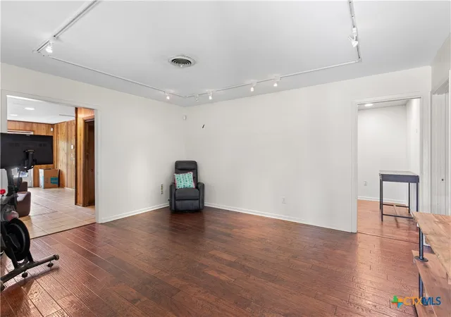 Photo 4 of Single family home for sale at 106 Aberdeen St, Victoria, TX 77904 | MLS# 620134 | Listing updated on 2026-08-30