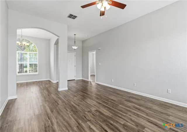 Photo 4 of Single family home for sale at 521 Woodlake Dr, Mc Queeney, TX 78123 | MLS# 619762 | Listing updated on 2026-10-03