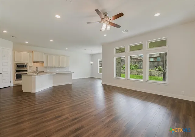 Photo 4 of Single family home for sale at 230 Sigel Ave, New Braunfels, TX 78132 | MLS# 620148 | Listing updated on 2026-08-25
