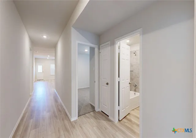 Photo 3 of Sale Pending at 106 Hugh Dr, Rogers, TX 76569 | MLS# 620290 | Listing updated on 2026-09-13