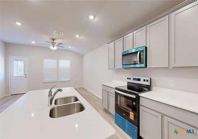 Photo 4 of Sale Pending at 106 Hugh Dr, Rogers, TX 76569 | MLS# 620290 | Listing updated on 2026-09-13