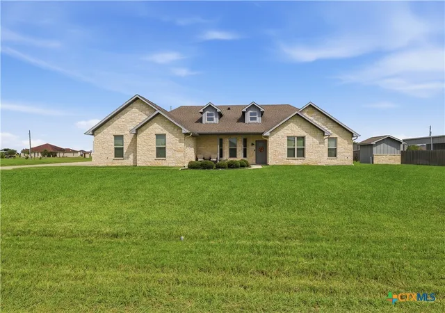 Photo 1 of Single family home for sale at 200 Bella Vista St, Victoria, TX 77905 | MLS# 620283 | Listing updated on 2026-08-07