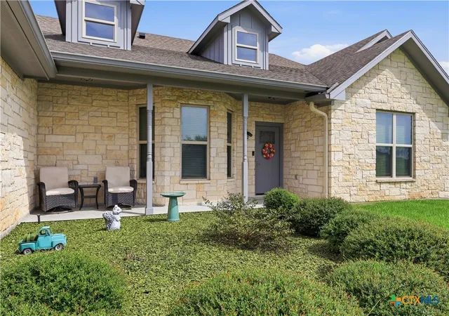Photo 2 of Single family home for sale at 200 Bella Vista St, Victoria, TX 77905 | MLS# 620283 | Listing updated on 2026-08-07