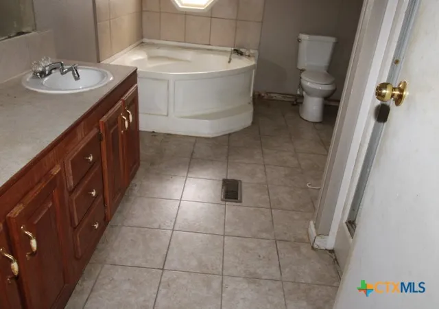 Photo 3 of Sale Pending at 710 Blue Stem Dr, Copperas Cove, TX 76522 | MLS# 620338 | Listing updated on 2026-08-05