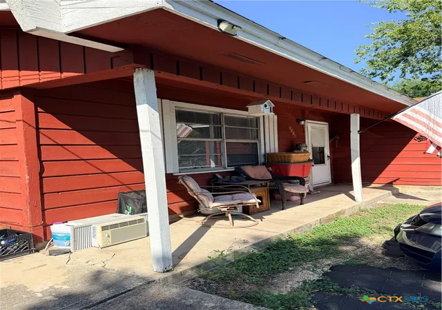 Photo 2 of Single family home for sale at 1114 Reyes St, San Marcos, TX 78666 | MLS# 620111 | Listing updated on 2026-09-04