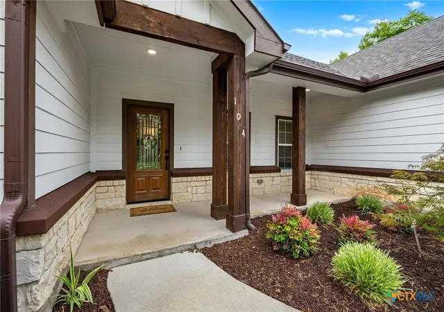Photo 2 of Single family home for sale at 104 Bill St, Elgin, TX 78621 | MLS# 620179 | Listing updated on 2026-08-26