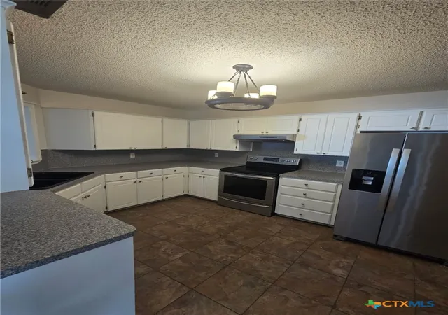 Photo 3 of Sale Pending at 4006 Sand Dollar Dr, Killeen, TX 76549 | MLS# 620426 | Listing updated on 2026-09-09