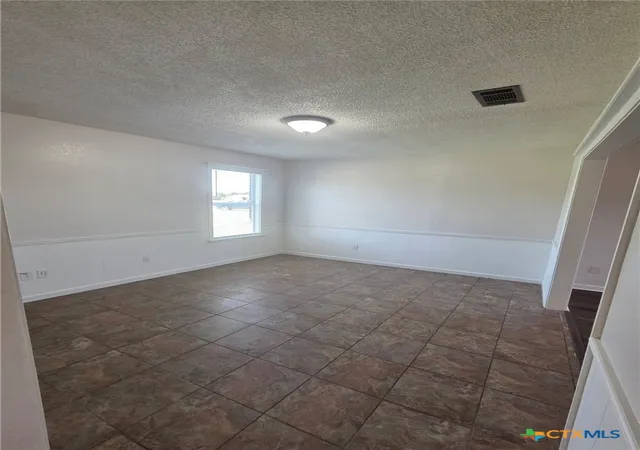 Photo 4 of Sale Pending at 4006 Sand Dollar Dr, Killeen, TX 76549 | MLS# 620426 | Listing updated on 2026-09-09