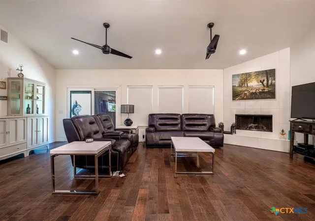 Photo 4 of Single family home for sale at 146 Meadow Ln, Marble Falls, TX 78654 | MLS# 620436 | Listing updated on 2026-09-03