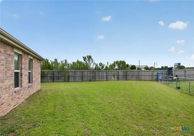Listing Photo 2 - Condo for sale in building located at 3711 John Chisholm Loop, Killeen, TX 76542