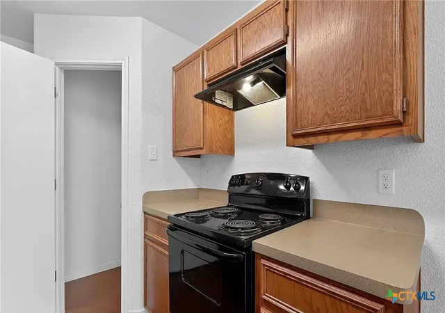 Listing Photo 4 - Condo for sale in building located at 3711 John Chisholm Loop, Killeen, TX 76542