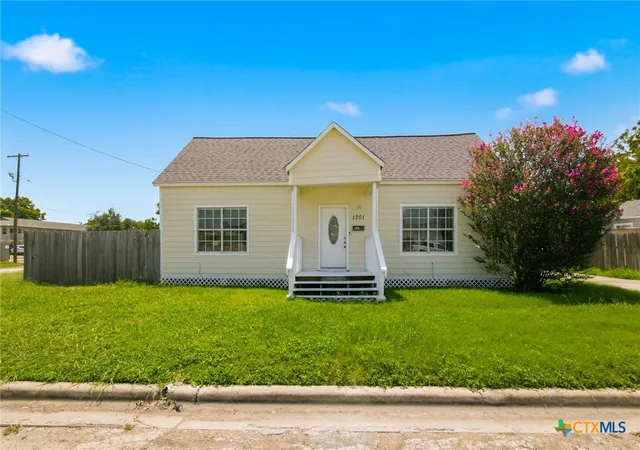 Photo 1 of Single family home for sale at 1701 N Wheeler St, Victoria, TX 77901 | MLS# 620443 | Listing updated on 2026-08-25