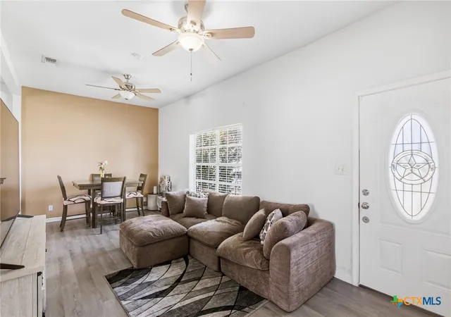 Photo 3 of Single family home for sale at 1701 N Wheeler St, Victoria, TX 77901 | MLS# 620443 | Listing updated on 2026-08-25