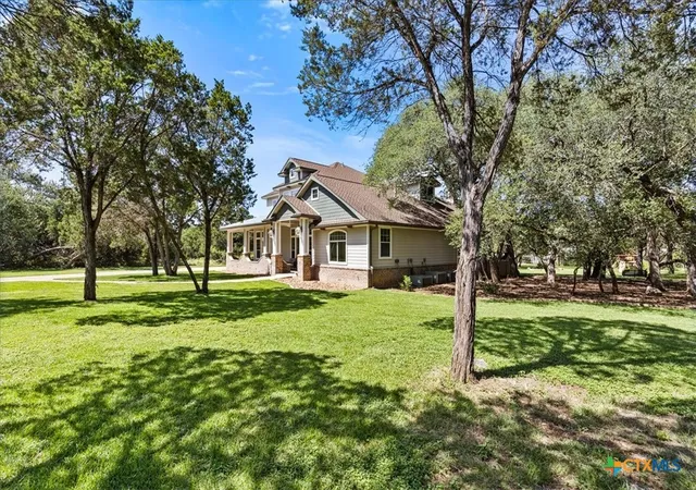 Photo 3 of Mansion for sale at 5 Horseshoe Trl, New Braunfels, TX 78132 | MLS# 620085 | Listing updated on 2026-09-01