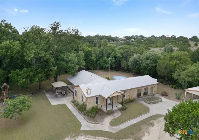 Photo 1 of Single family home for sale at 2742 County Rd 1045, Lampasas, TX 76550 | MLS# 620470 | Listing updated on 2026-08-23