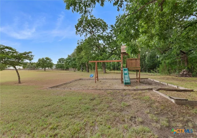 Photo 4 of Single family home for sale at 2742 County Rd 1045, Lampasas, TX 76550 | MLS# 620470 | Listing updated on 2026-08-23