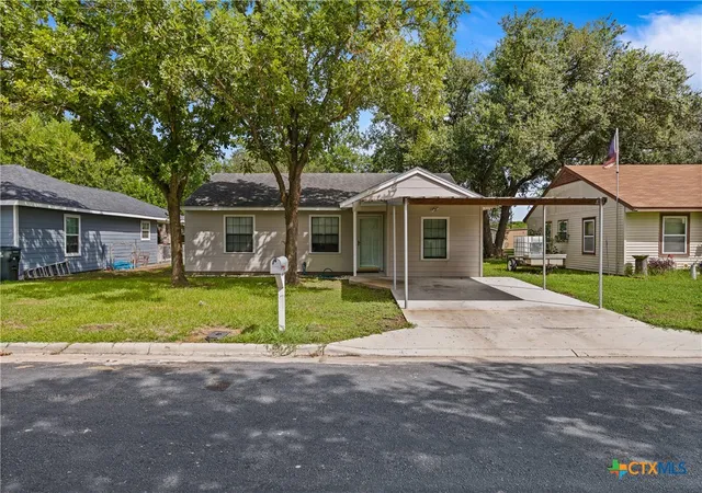 Photo 2 of Single family home for sale at 205 Sandra St, Edna, TX 77957 | MLS# 620189 | Listing updated on 2026-08-18