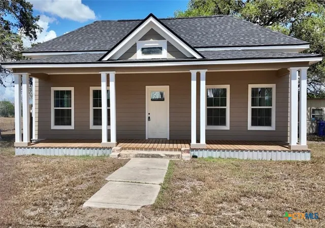 Photo 1 of Single family home for sale at 210 Julia St, Yoakum, TX 77995 | MLS# 620512 | Listing updated on 2026-09-12