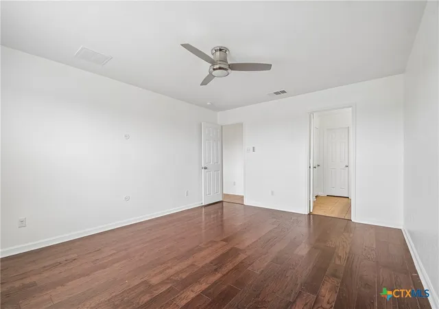 Photo 3 of Single family home for sale at 9302 Bowfield Dr, Killeen, TX 76542 | MLS# 620161 | Listing updated on 2026-10-07