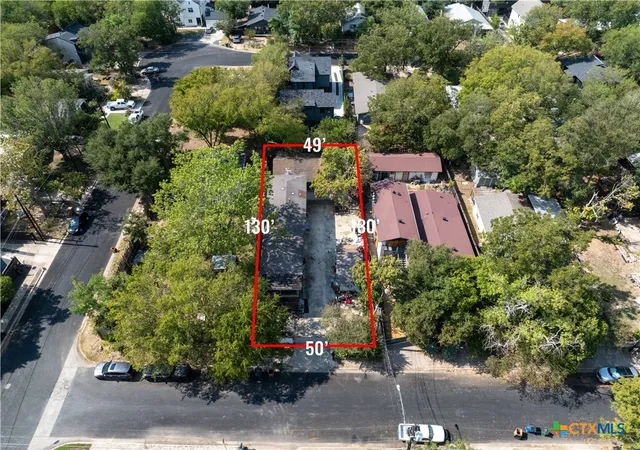 Photo 3 of Single family home for sale at 1112 Terry Dr, Austin, TX 78721 | MLS# 620536 | Listing updated on 2026-08-29