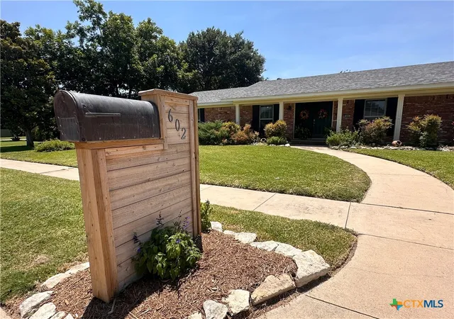 Photo 2 of Single family home for sale at 602 Lydia Dr, Killeen, TX 76541 | MLS# 620459 | Listing updated on 2026-09-12