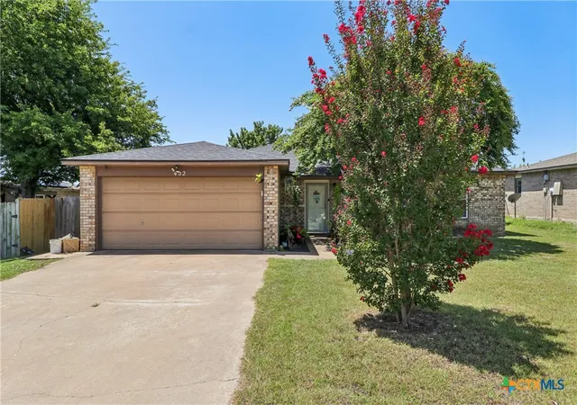 Photo 1 of Sale Pending at 402 Carly Dr, Killeen, TX 76542 | MLS# 620473 | Listing updated on 2026-08-25