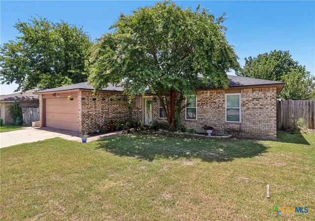 Photo 2 of Sale Pending at 402 Carly Dr, Killeen, TX 76542 | MLS# 620473 | Listing updated on 2026-08-25