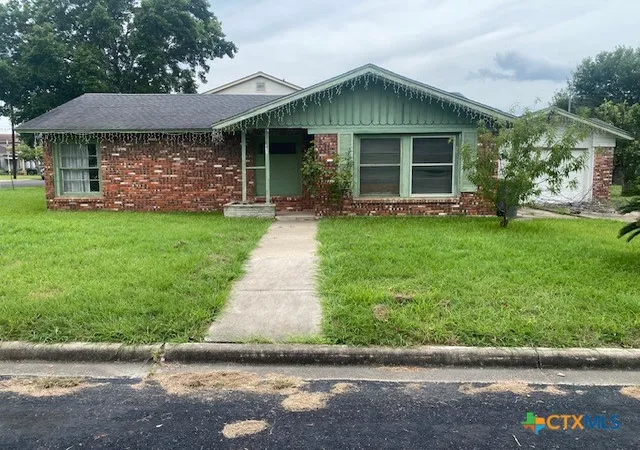Photo 1 of Sale Pending at 1001 Eisenhower St, Victoria, TX 77901 | MLS# 620488 | Listing updated on 2026-09-04