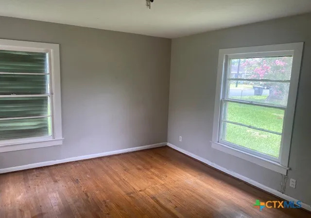 Photo 4 of Sale Pending at 1001 Eisenhower St, Victoria, TX 77901 | MLS# 620488 | Listing updated on 2026-09-04