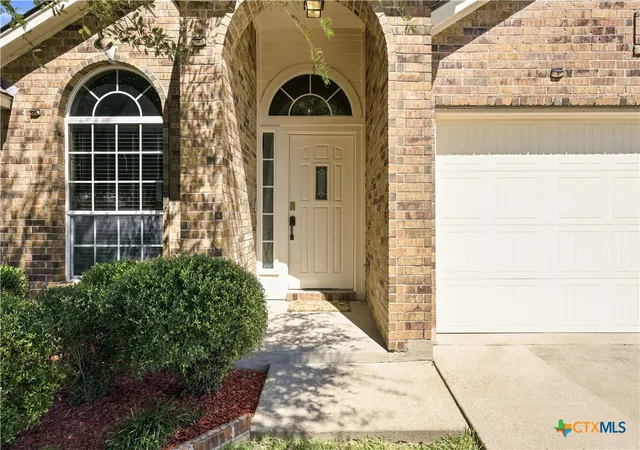 Photo 3 of Single family home for sale at 6541 Serena Ln, Woodway, TX 76712 | MLS# 620613 | Listing updated on 2026-09-10