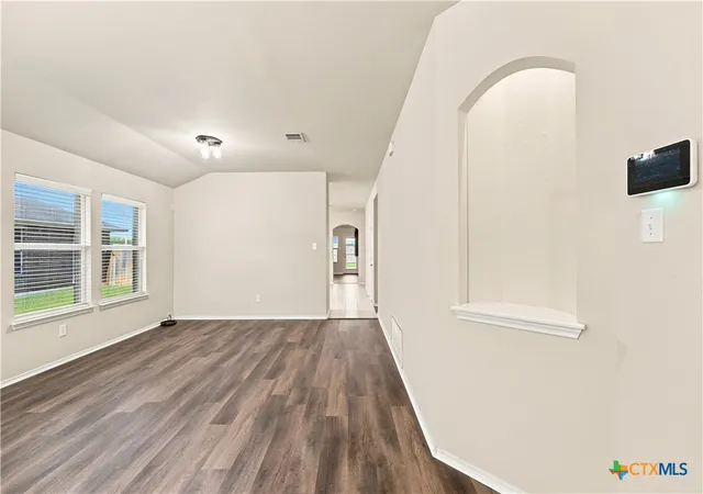Photo 4 of Single family home for sale at 6541 Serena Ln, Woodway, TX 76712 | MLS# 620613 | Listing updated on 2026-09-10