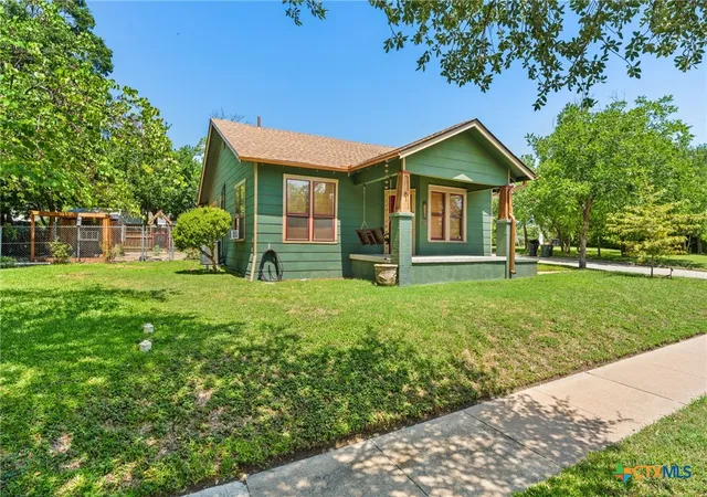 Photo 3 of Single family home for sale at 1120 N 1st Street, Temple, TX 76501 | MLS# 620493 | Listing updated on 2026-08-27