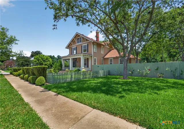 Photo 2 of Single family home for sale at 819 N 13th Street, Temple, TX 76501 | MLS# 620633 | Listing updated on 2026-08-29