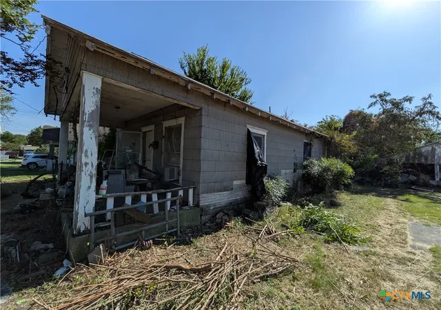 Photo 3 of Single family home for sale at 410 S 14th Street, Gatesville, TX 76528 | MLS# 620647 | Listing updated on 2026-09-17