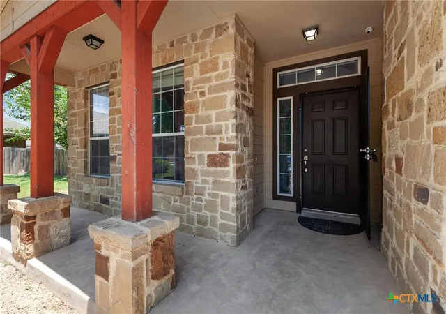 Photo 3 of Single family home for sale at 1117 Cockrill Ct, Hutto, TX 78634 | MLS# 619889 | Listing updated on 2026-09-15