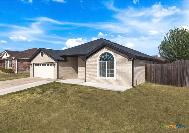 Photo 2 of Sale Pending at 2102 Joseph Dr, Copperas Cove, TX 76522 | MLS# 620676 | Listing updated on 2026-09-11