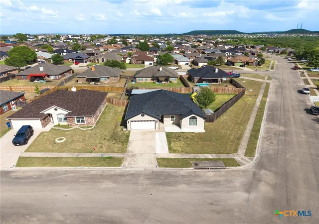 Photo 3 of Sale Pending at 2102 Joseph Dr, Copperas Cove, TX 76522 | MLS# 620676 | Listing updated on 2026-09-11