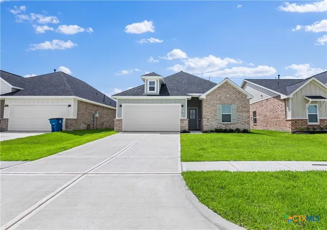 Photo 4 of Single family home for sale at 312 Cardinal Dr, Port Lavaca, TX 77979 | MLS# 619928 | Listing updated on 2026-08-24