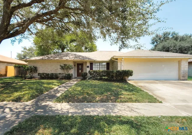 Photo 1 of Single family home for sale at 404 Alamogordo Dr, Victoria, TX 77904 | MLS# 620733 | Listing updated on 2026-09-04