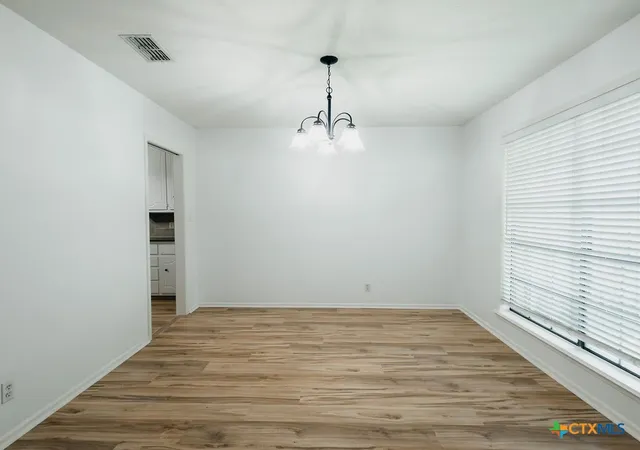 Photo 4 of Single family home for sale at 404 Alamogordo Dr, Victoria, TX 77904 | MLS# 620733 | Listing updated on 2026-09-04