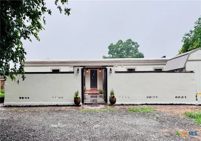 Photo 3 of Single family home for sale at 127 Bogie Dr, San Marcos, TX 78666 | MLS# 620752 | Listing updated on 2026-09-07