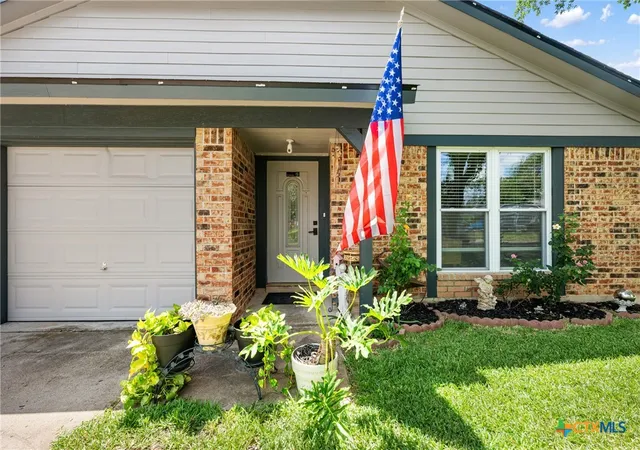 Photo 4 of Single family home for sale at 7805 Wakefield Dr, Austin, TX 78749 | MLS# 620764 | Listing updated on 2026-09-12