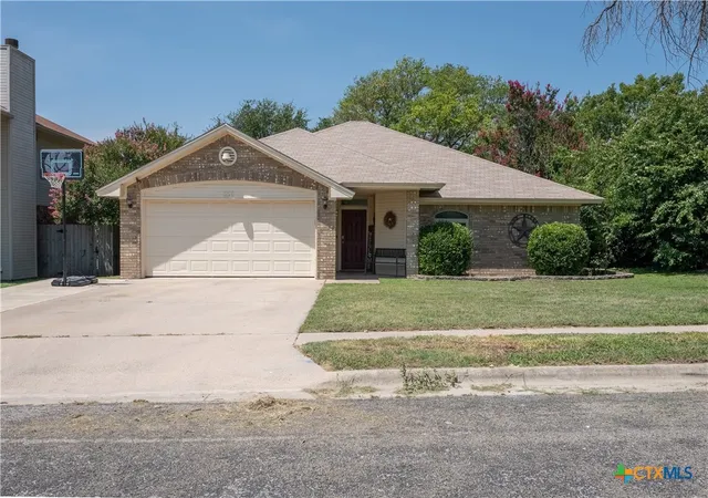 Photo 1 of Single family home for sale at 220 Atkinson Ave, Copperas Cove, TX 76522 | MLS# 620770 | Listing updated on 2026-09-29